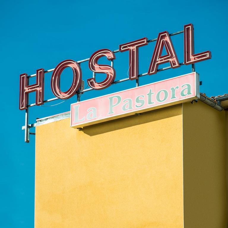 Hostal La Pastora 坎德莱达 外观 照片
